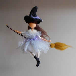 Witch art doll, felted figurine for decoration, Waldorf inspired, Halloween and kitchen ornament. Needle felted soft withch doll with broom.