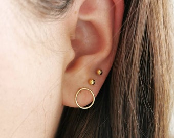 Filigraan cirkel oorstekers van roestvrij staal in goud, zilver, rosé. Oorstekers fijne cirkel. Cirkel oorbellen goud, zilver, rosé, ronde oorbellen