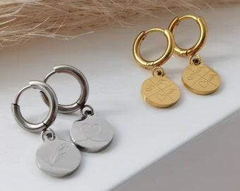 Personalisierte Ohrringe mit Plättchen Anhänger in Gold & Silber aus Edelstahl, Creolen mit Gravur als personalisiertes Hochzeitsgeschenk