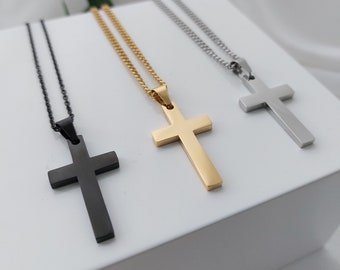 Herenkruisketting gepersonaliseerd met gravure in goud, zilver en zwart, herenketting met kruishanger gepersonaliseerd als cadeau