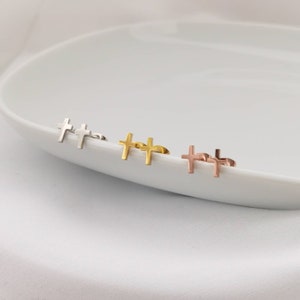 Mini Kreuz Ohrstecker in Rosé, Silber & Gold aus Edelstahl, kleine Ohrstecker Kreuz, Mini Gold Kreuz Ohrring, Ohrstecker minimalistisch Bild 8