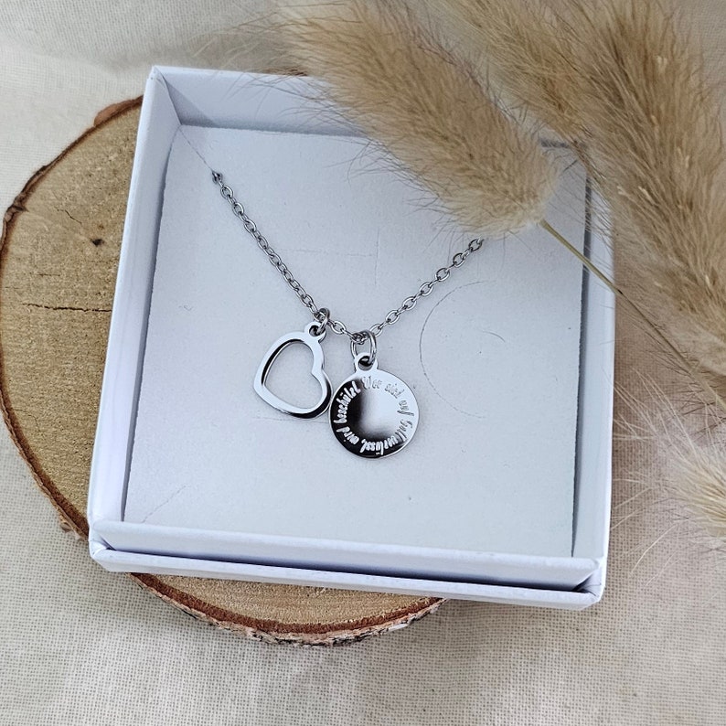 Herzkette personalisiert Muttertagsgeschenk Damen Halskette Gold Silber Rosé Geschenk für Mama Geschenkkarte Geschenkverpackung Bild 4