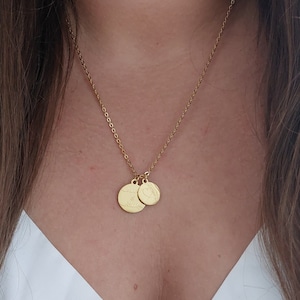 Personalisierte Kette mit 2 Gravur Plättchen Anhängern in Gold, Silber oder Rosé, Buchstaben Kette gold, personalisiertes Geschenk Mama Bild 3