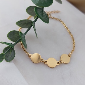 Personalisiertes Gravur Armband in Gold & Silber Armkette mit 10mm Buchstaben Plättchen, Namensarmband, Personalisiertes Geschenk für Frauen