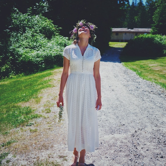 1940s White Eyelet Gown / White Cotton Gown / Rhin
