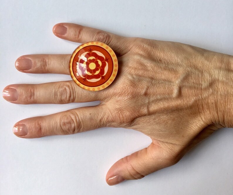 Large cabochon ring
