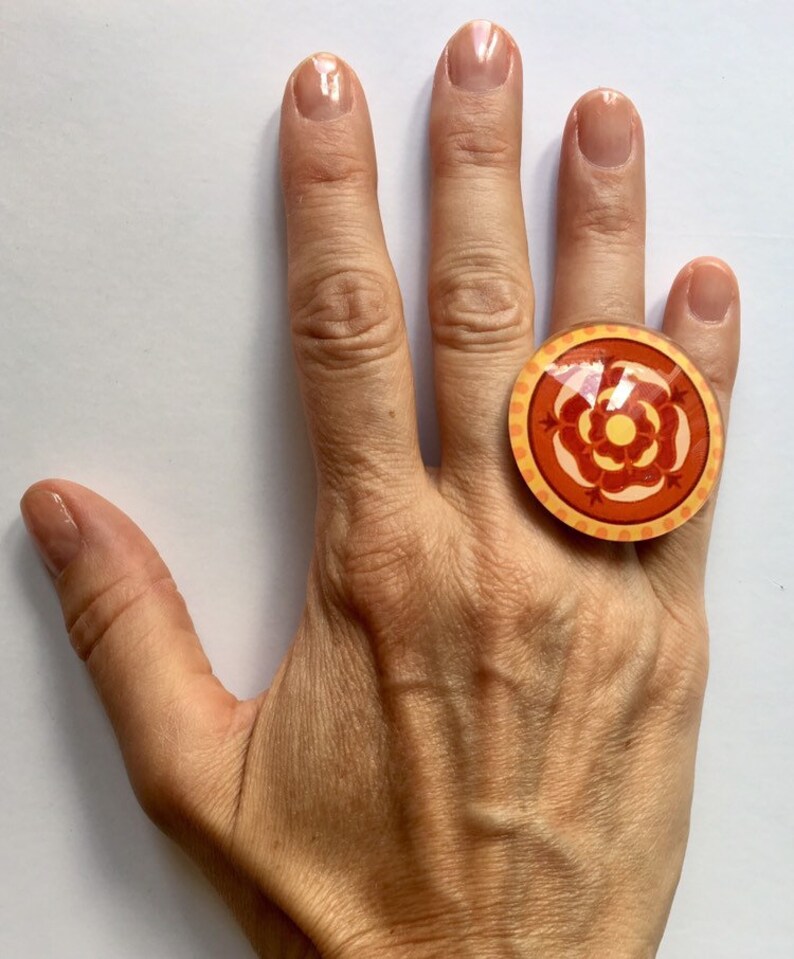 Large cabochon ring