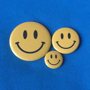 Yellow Happy Face Smiley Face Pin Badge Pinback Button ~ 1&quot; Pin 1.5&quot; Pin 2.25&quot; Pin ~ 10 25 50 100 500
