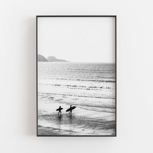 Surfers Print, Coastal Wall Art, Beach Wall Art, Arte en blanco y negro, Coastal Wall Decor, DESCARGA DIGITAL, PRINTABLE Art, Large Wall Art imagen 5