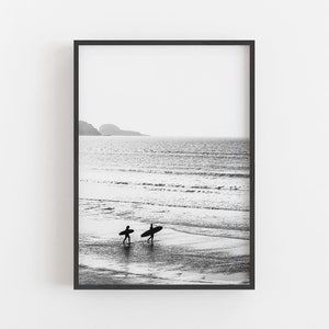 Surfers Print, Coastal Wall Art, Beach Wall Art, Arte en blanco y negro, Coastal Wall Decor, DESCARGA DIGITAL, PRINTABLE Art, Large Wall Art imagen 3