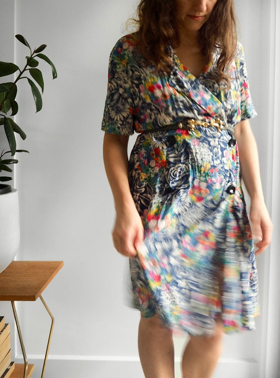 Vintage 80s silk floral wrap dress // Size 14 // B