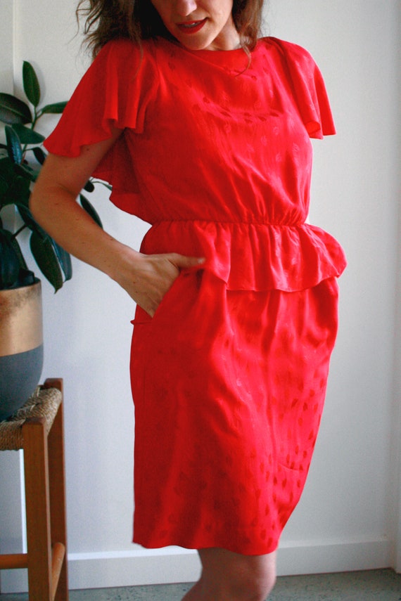 Vintage 80s dress silk ruffle peplum // Size 8 //