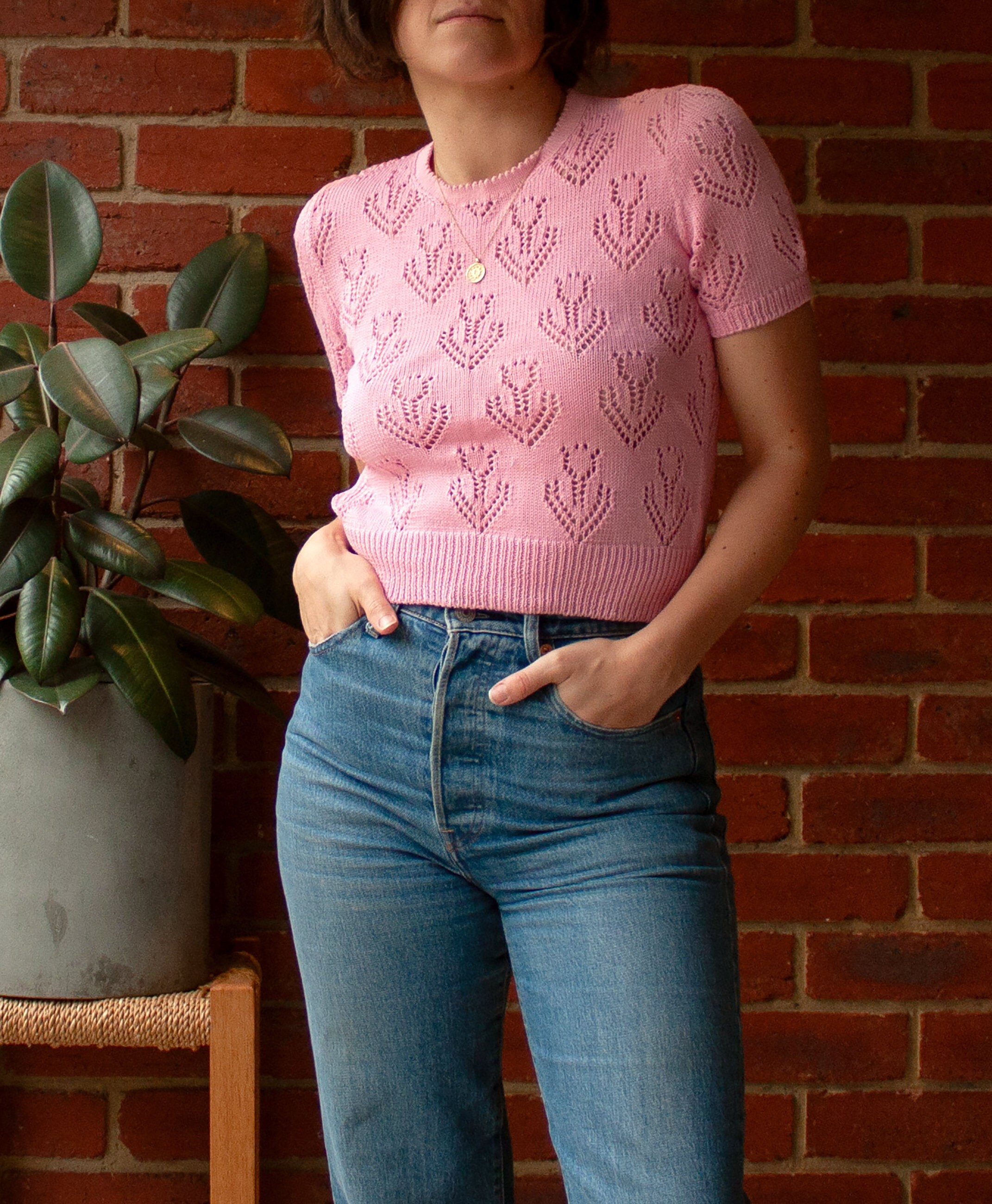 Vintage 80s Crochet Knit Top // Size XS // Pink Acrylic