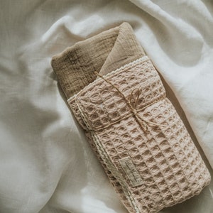 Kocyk noworodkowy Waffle • 3-warstwowy muślin z bawełny organicznej, supermiękki, standard Oeko-TEX • Kocyk dziecięcy • Prezent dla przyszłej mamy w ciąży