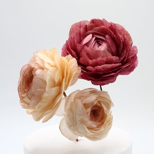 3 pc WAFER PAPER RANUNCULUS, edible flower, flower cake topper, wedding cake flowers, set of 3 cake flowers