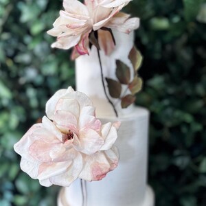 Wafer Paper Rose: Handmade Edible Cake Flower Topper - Etsy