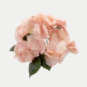 Handmade Hydrangea Wafer Paper Flower: Edible Cake Topper