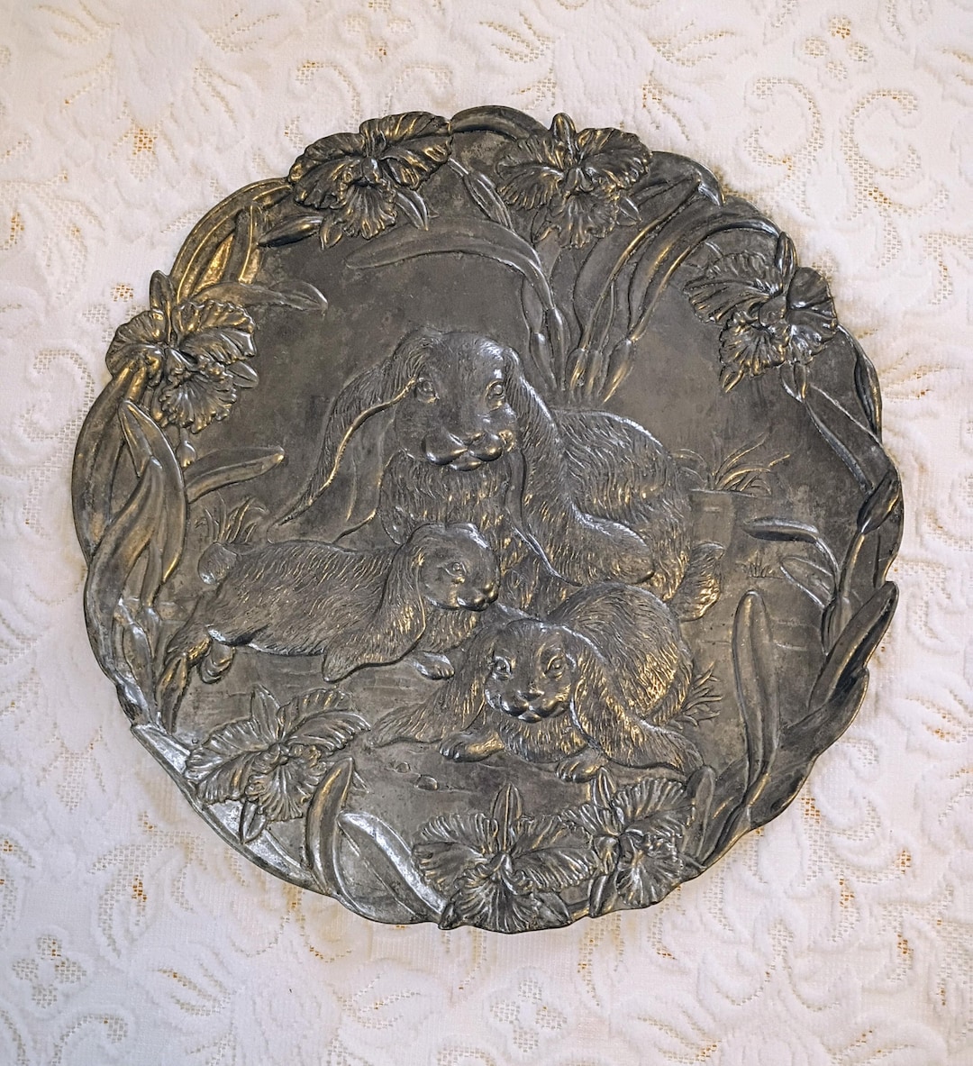 Arthur Court 1994 Vintage Rabbit Family Round Plate Platter 12
