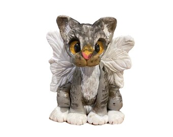 Figurine de chat ange personnalisée - Cadeau commémoratif de chat - Miniature d’animal de compagnie en argile polymère - Sculpture d’animal miniature - Topper de gâteau de chat - Chat d’argile polymère