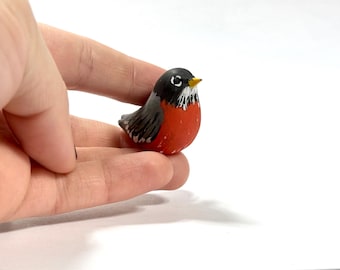 Handmade Robin Redbreast Figurine – Polymer Clay Bird Sculpture – Miniature Songbird Totem – Nature Lover Gift – Birdwatcher Decor