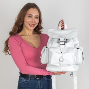Sac à dos en cuir grainé blanc | Sac à dos en cuir souple fait main | Sac à dos minimaliste de tous les jours | Sac de voyage pour femme | Cadeau élégant pour elle