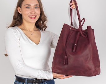Borsa a secchiello in pelle di vacchetta fatta a mano: borsa a tracolla con coulisse