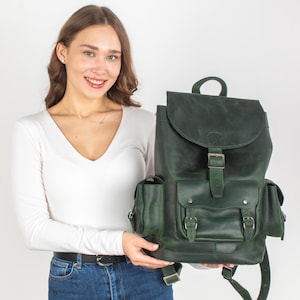 Grüner echter Lederrucksack | Unisex Handgefertigter Reiserucksack | Handgefertigte personalisierte Ledertasche | Personalisierbarer Rucksack für jeden Tag