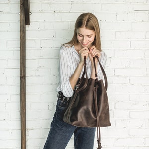Leather Bucket Bag: Cowhide Convertible Shoulder Bag