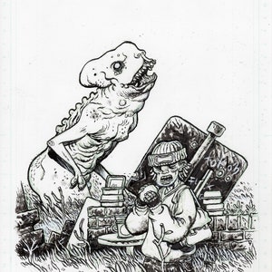 Op de afbeelding: Zwart-witte inkttekening van een vreemd wezen met een groot hoofd en een mensachtige figuur die een klein voorwerp vasthoudt. Het wezen staat op een bakstenen muur met een bord waarop "Tokyo" staat, op de achtergrond.