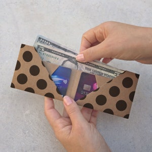 Polka Dots Black, portefeuille en papier origami, fait main, végétalien, durable, cadeau, pour lui, pour elle, fin, recyclé, fin, respectueux de l'environnement