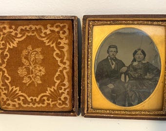 Antique Civil War Era Tintype Photo Couple Leather Case READ