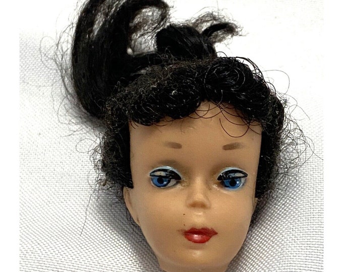 BARBIE Doll STYLING HEAD Blonde Barbie Blue Eyed Barbie Vintage Barbie