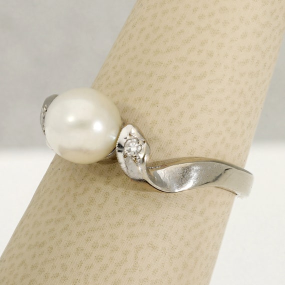 14K White Gold, Diamond, and Pearl Ring - image 3