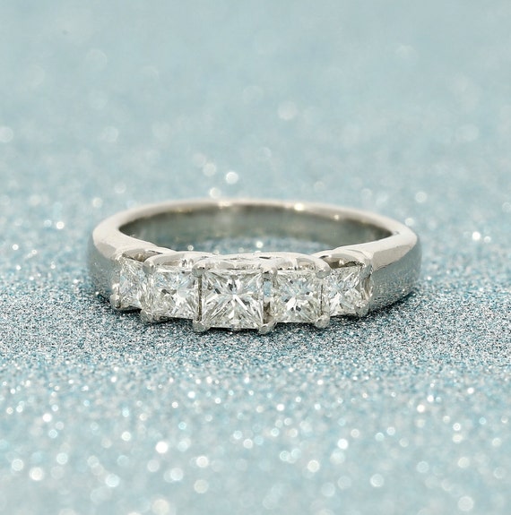 Platinum Diamonds Ring Gem