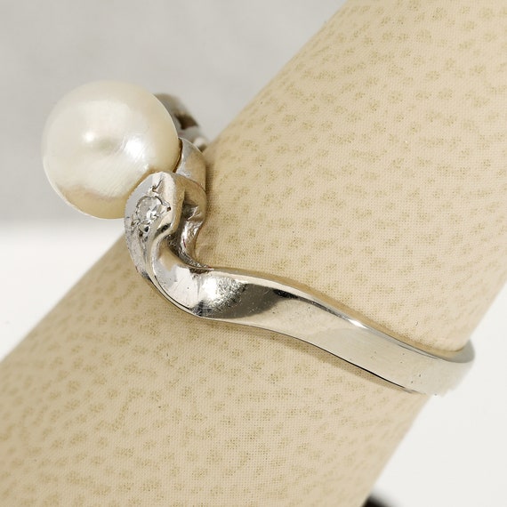 14K White Gold, Diamond, and Pearl Ring - image 5