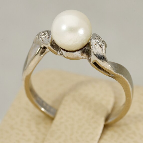 14K White Gold, Diamond, and Pearl Ring - image 7