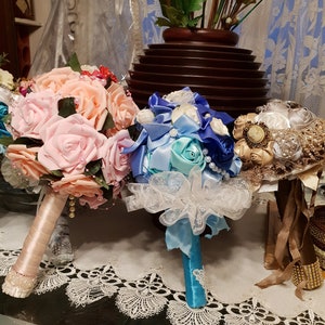 Wedding bouquets. Artificial flowers. Handmade. Bridesmaids, various bouquets.