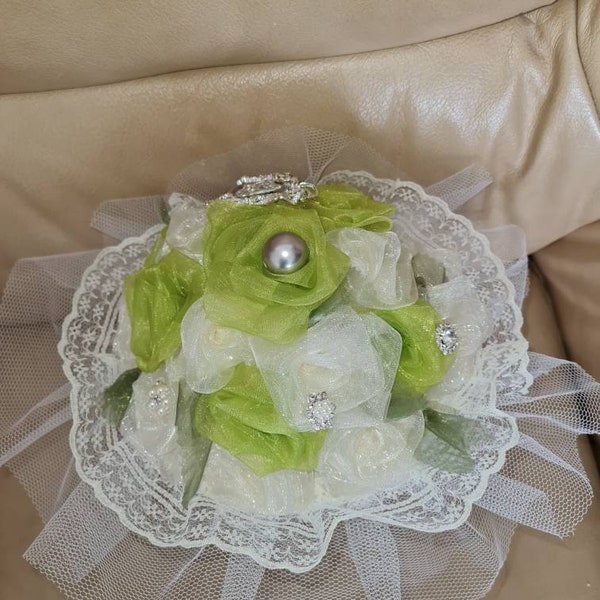 Bouquet mariage vert et ivoire