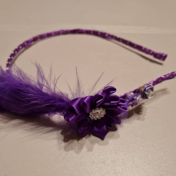 Serre-tête métal fleur et plume violette,  bandeau Serre-tête fille Serre-tête femme satin