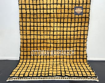 黄色と黒のチェック柄モロッコウールラグ - ベルベルシャグカーペット