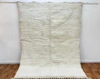 Luxurious Cream Moroccan Wool Rug – Handwoven Beni Ourain Carpet with Soft Shag Texture, Minimalist Boho Area Rug