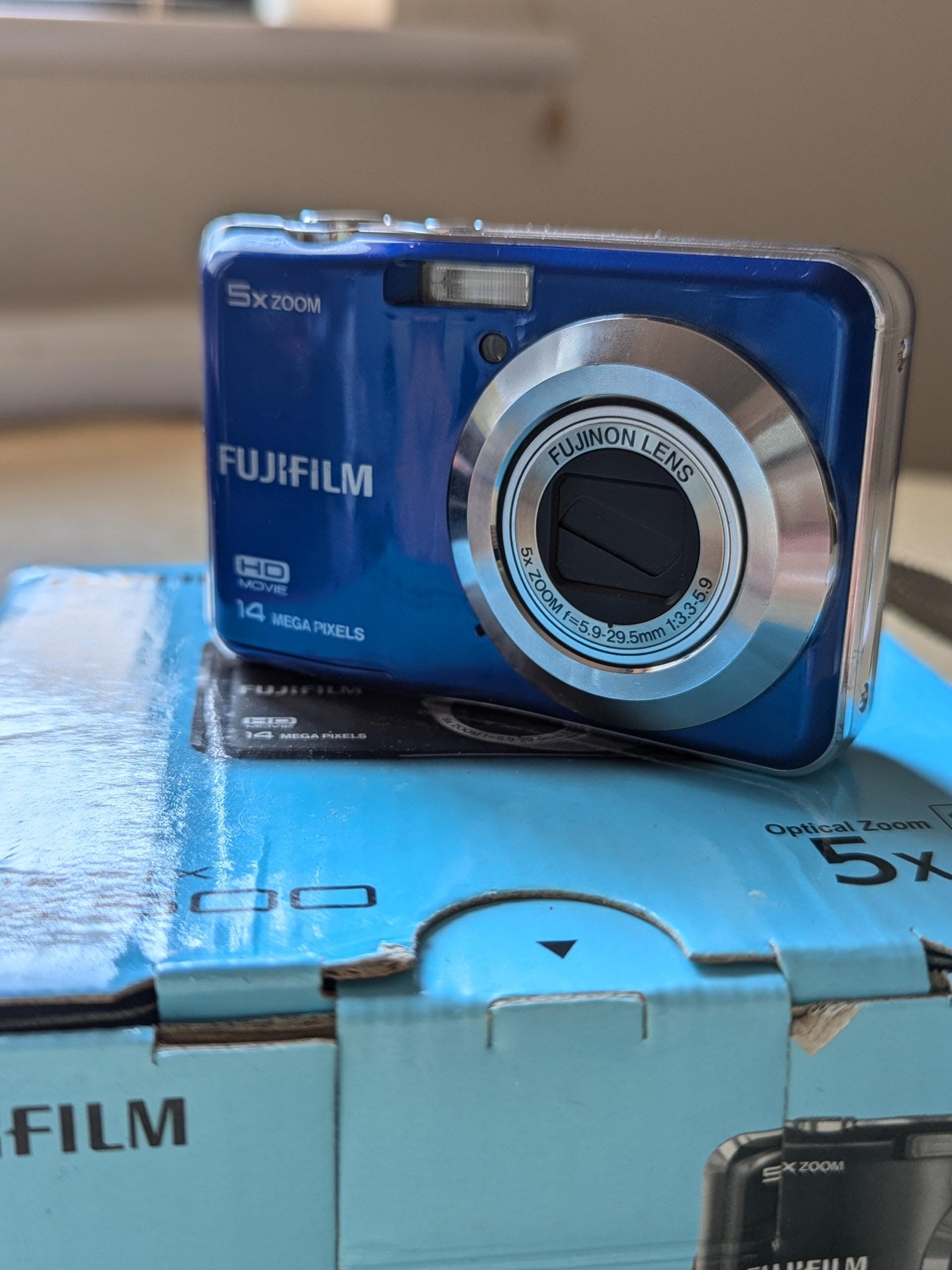 FUJIFILM　デジカメ　FINEPIX AX500 FinePix AX500 - 価格比較：フォトスク