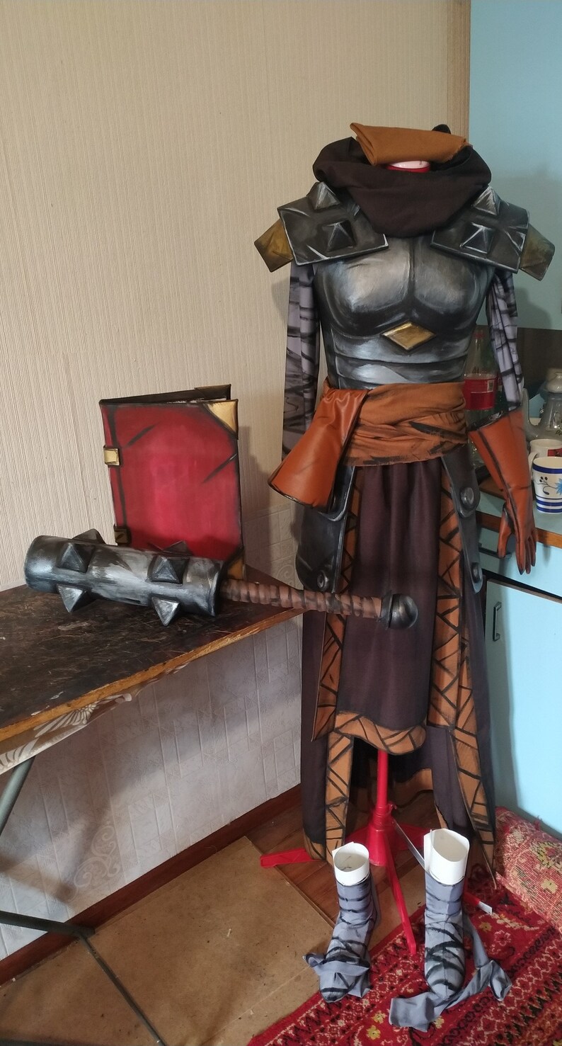 darkest dungeon collector cosplay darkest dungeon collector cosplay