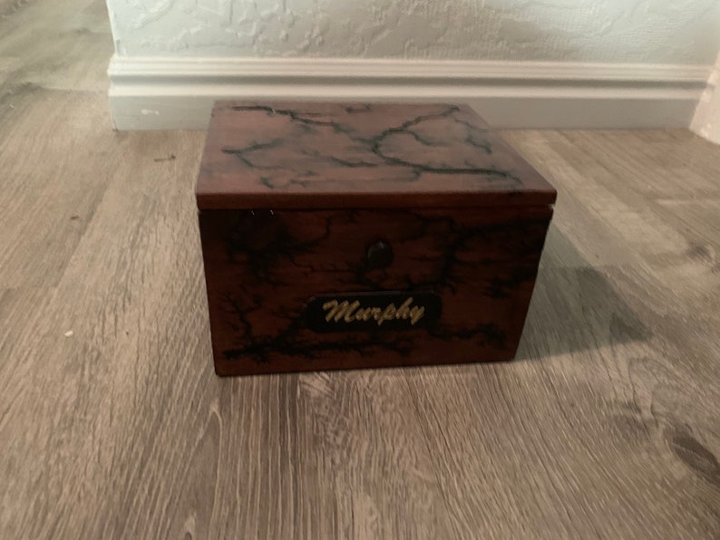 Pet Urn 10-25lbs