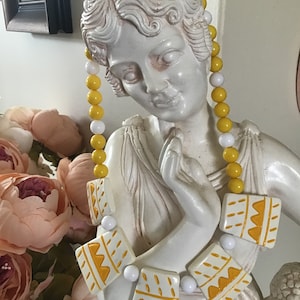 1950’s Vintage Necklaces. Woman’s  Accessories. White and Yellow Lucite Collar . Large Elements Lucite Necklace. Summer Collar. Gift for Her