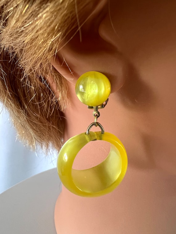 60s Vintage Hong Kong Dangle Earrings lucite Earring clip on Dangle Earring yellow Lucite Jewels womans Accessories summer Earrings gift Etsy Denmark