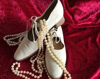 Vintage Creamy Suede Leather Shoes/Cocktail Shoes (EU 35 / US 4.5)