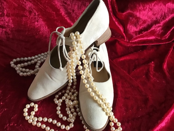 Vintage Creamy Suede Leather Shoes/Cocktail Shoes (EU 35 / US 4.5)