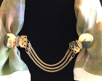 Vintage 70’s Sweater Clip Guard/Gold Tone Metal Jewellery/Clothes Accessories/Cape/Cardigan/Classic Gold Tone Chain/Woman’s Vintage Gift