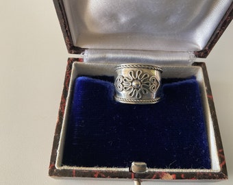 70’s Vintage Silver Band Ring/Floral Design Silver Ring/Summer Jewels/Office Silver Jewels/Daily Ring/US Size 7.5 Ring /UK Size P Ring/Gift